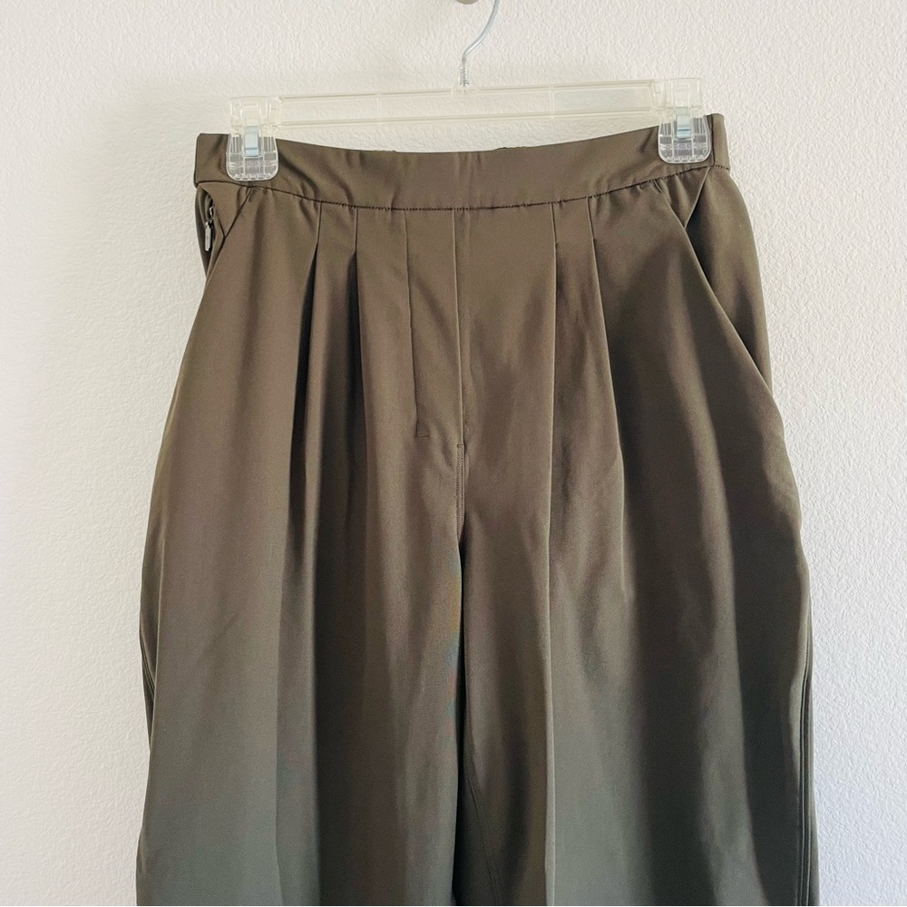 Lululemon Essential High-Rise Trouser - Picture 4 of 9